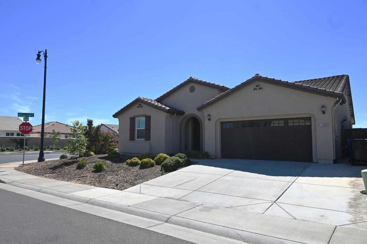 10100 Robert Watkins Way - Photo 3 of 24