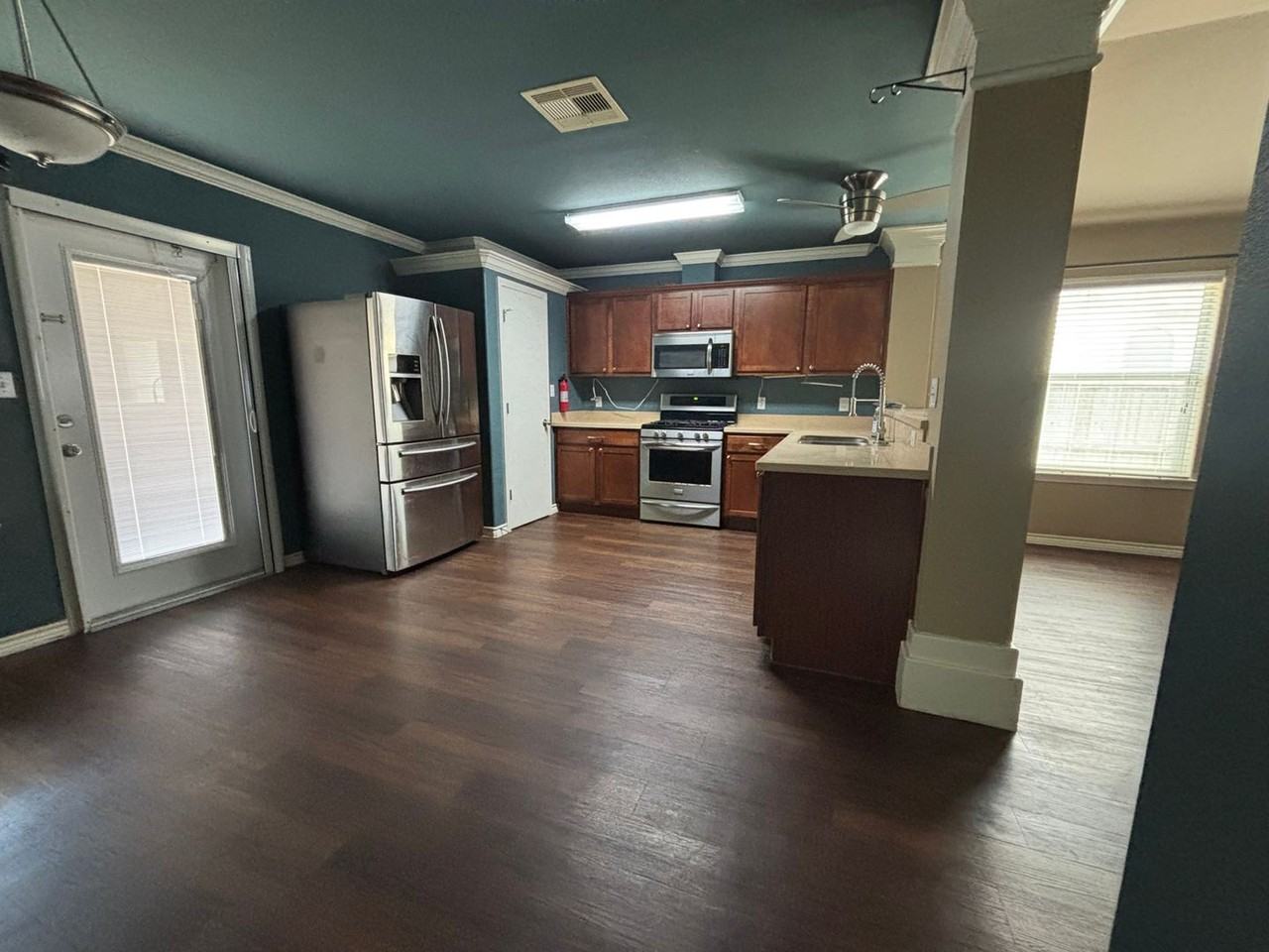 3902 Las Bahias Dr - Photo 5 of 18