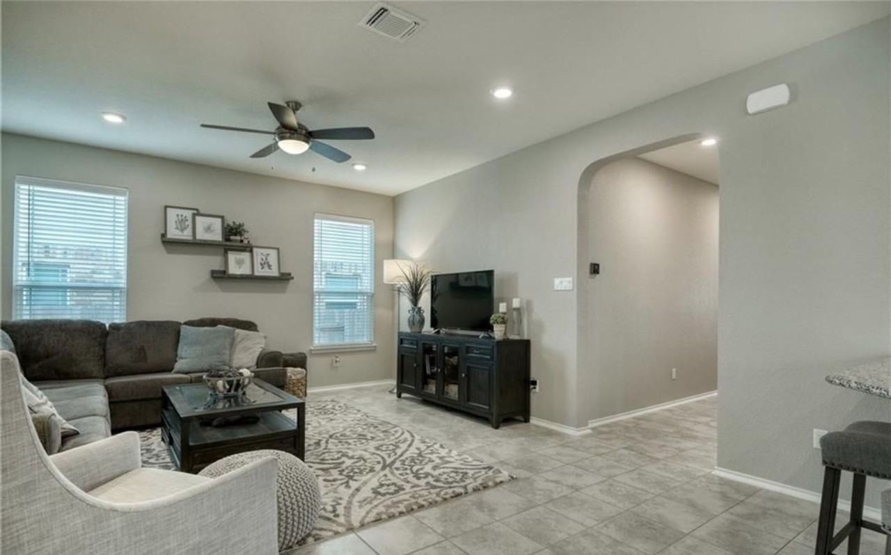 109 Muenster Dr - Photo 2 of 31