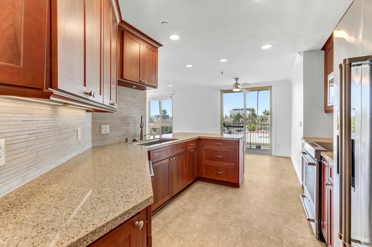 3939 Illinois Street, Unit 4G - Photo 7 of 25