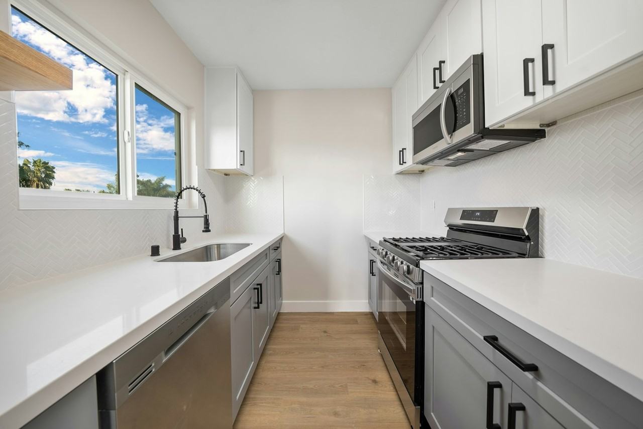 4022 42nd Street, Unit 1 - Photo 3 of 17