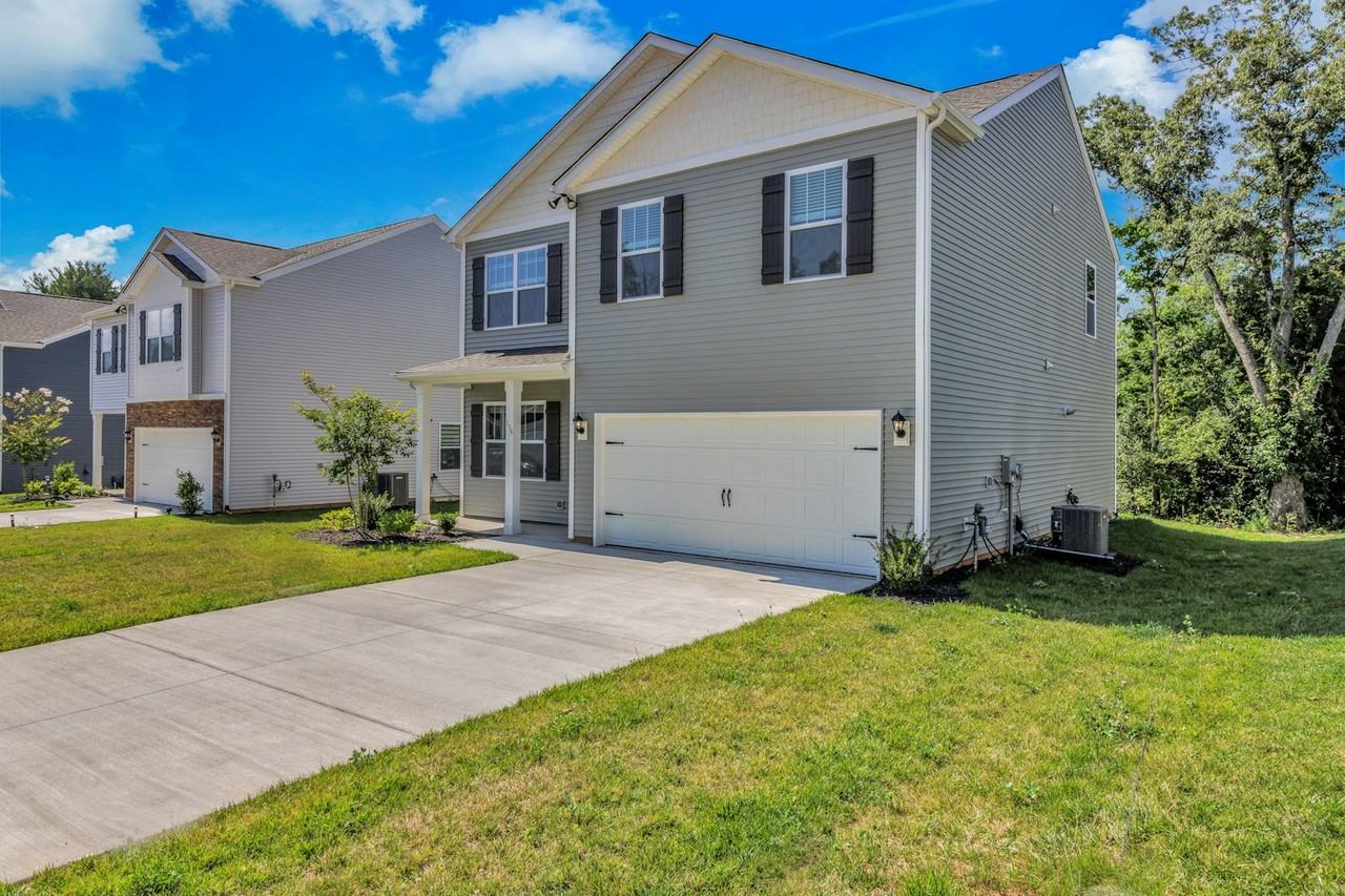 136 Ashelyn Park Drive - Photo 2 of 48