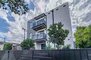 featured image of 1321 Bates Ave #1323