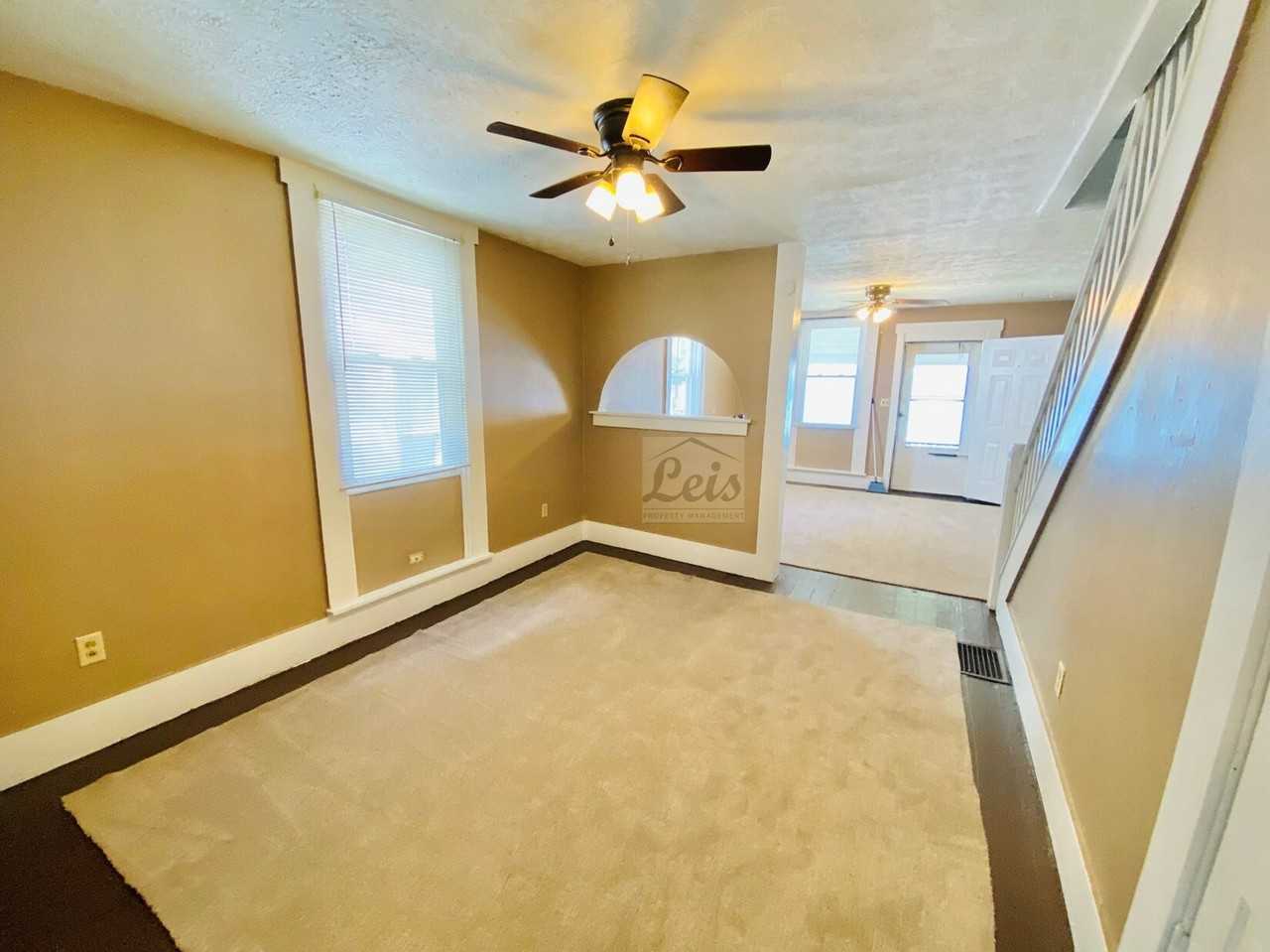 733 Martin Greenville - Photo 3 of 17