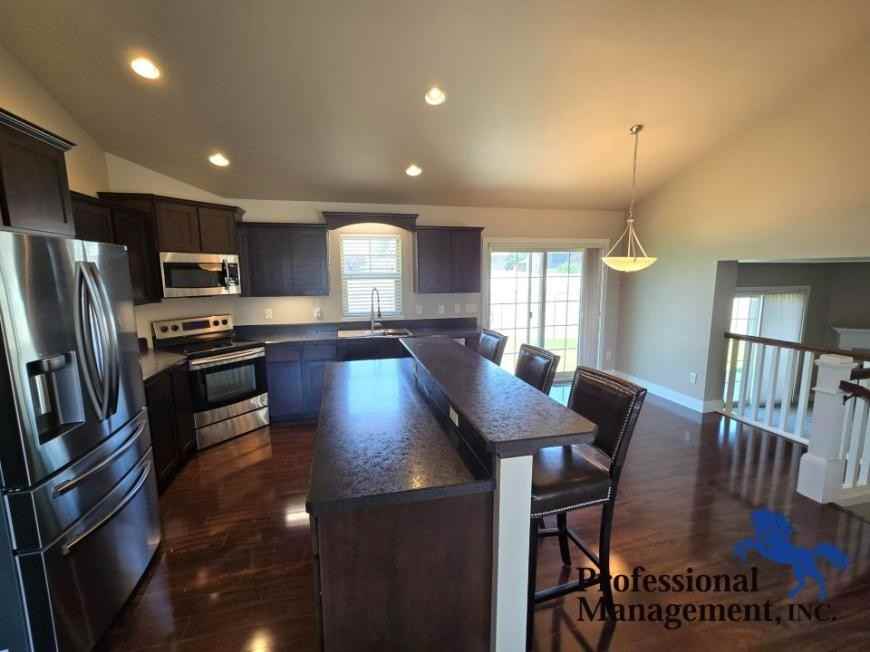 1636 S Castle Stone Sq - Photo 3 of 10