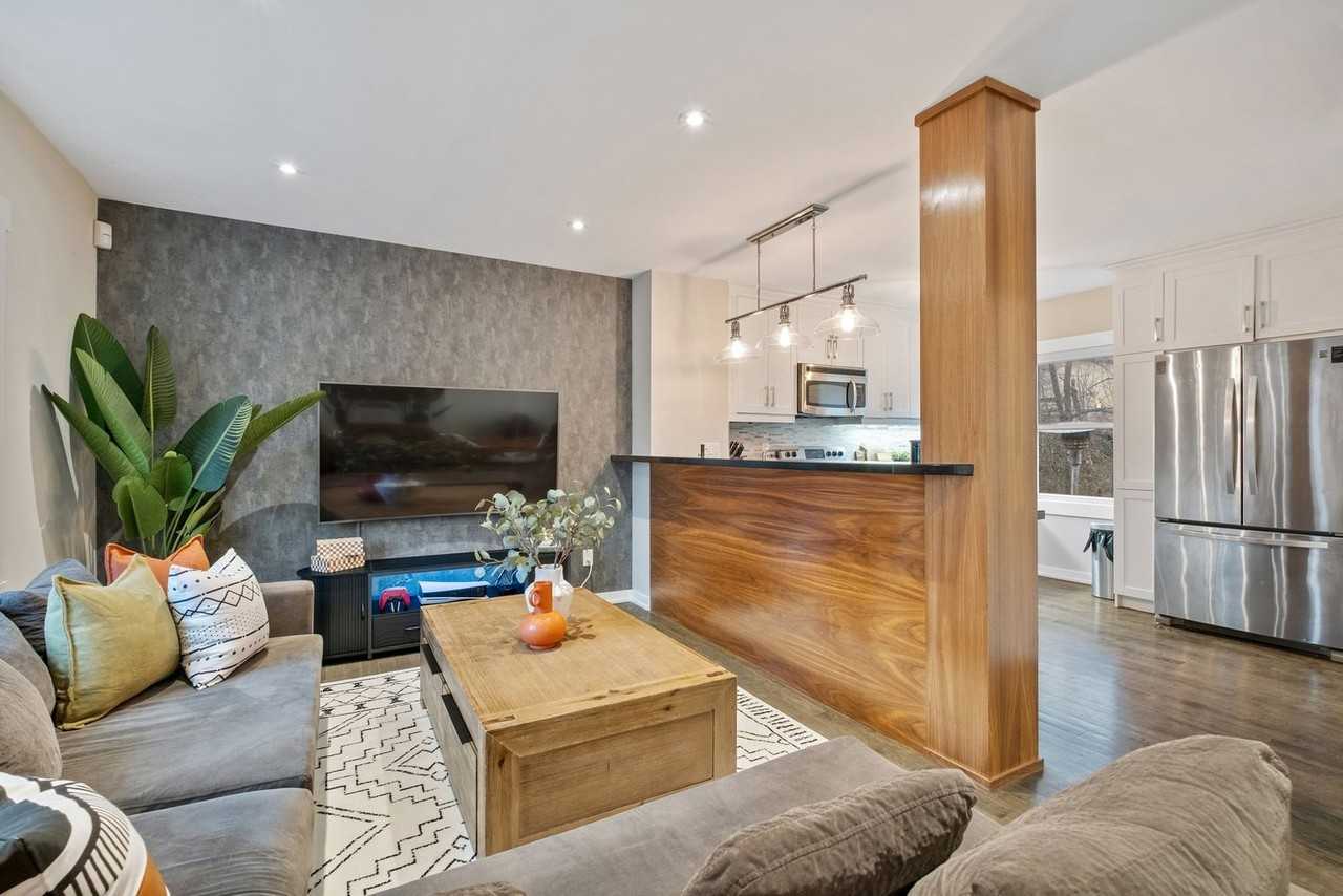 39 Glenborough Park Cres - Photo 2 of 42