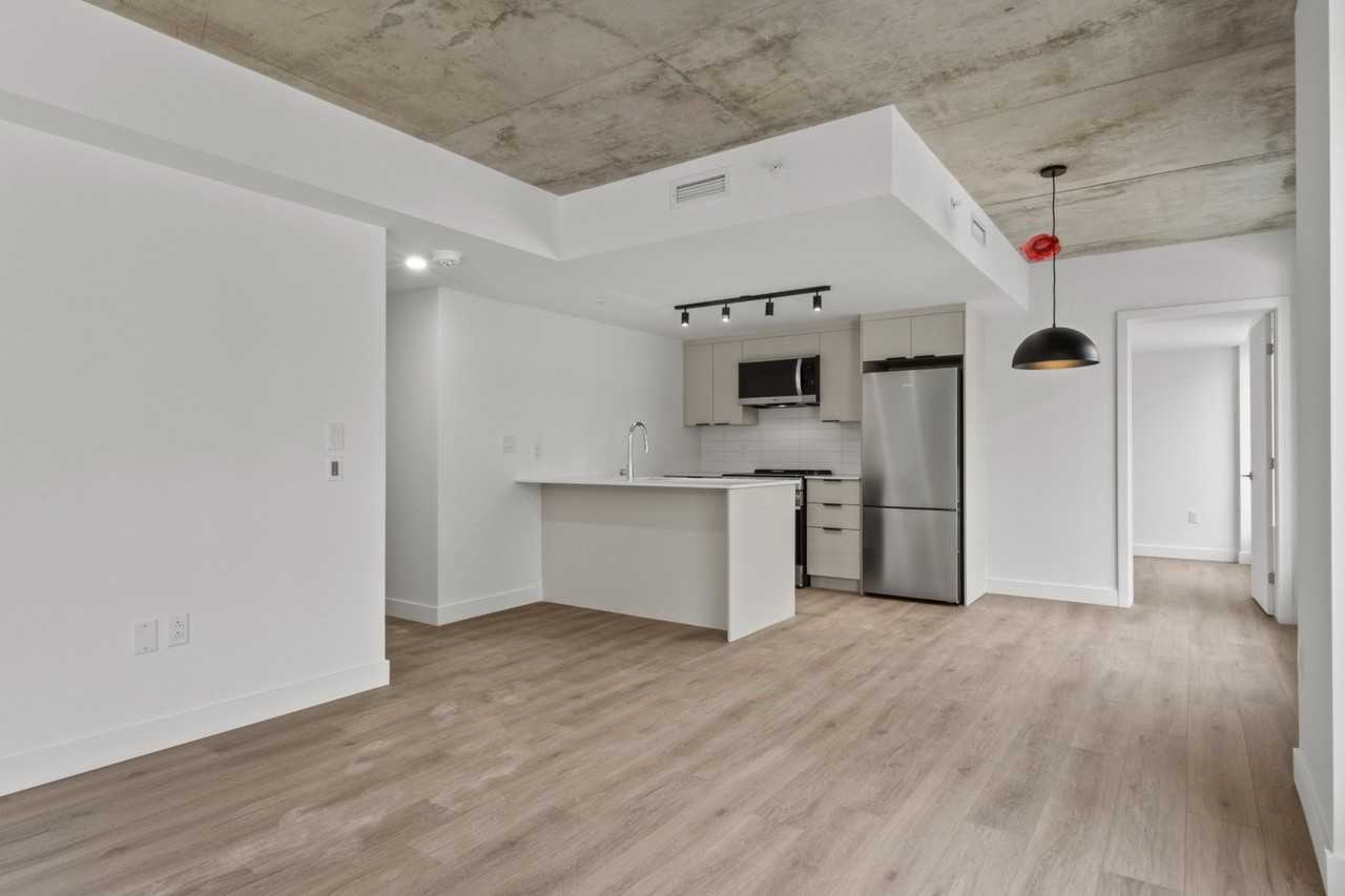 2162 Boul De Maisonneuve E - Photo 2 of 43