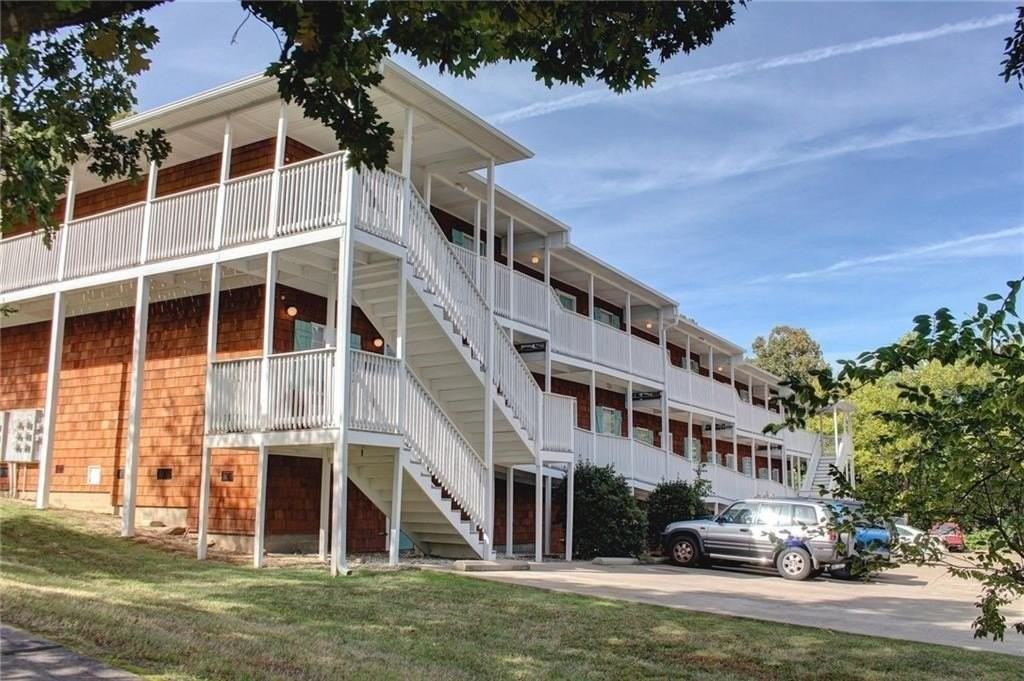 944 N Storer Ave #1 - Photo 2 of 14