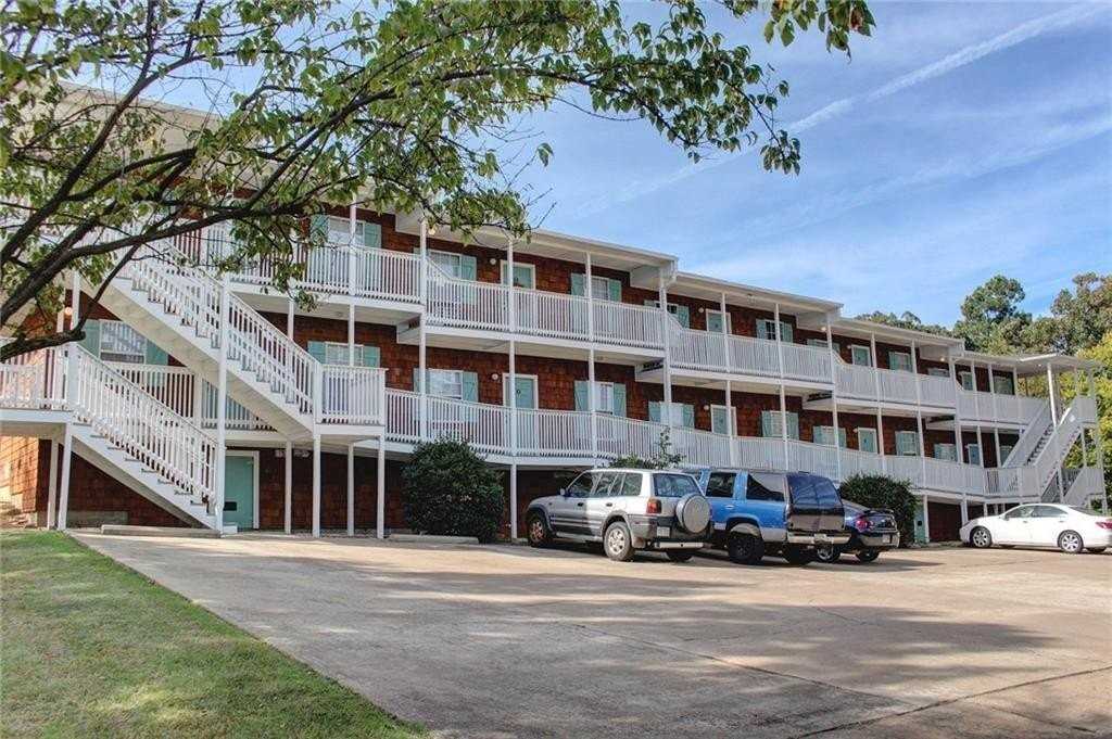 944 N Storer Ave #1 - Photo 3 of 14