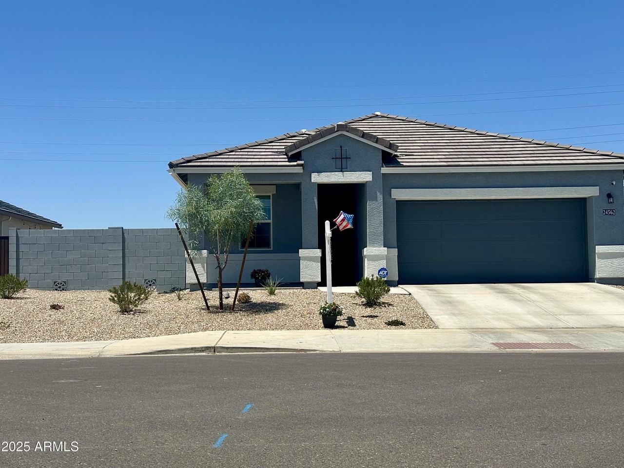 24562 W Raymond St - Photo 2 of 48