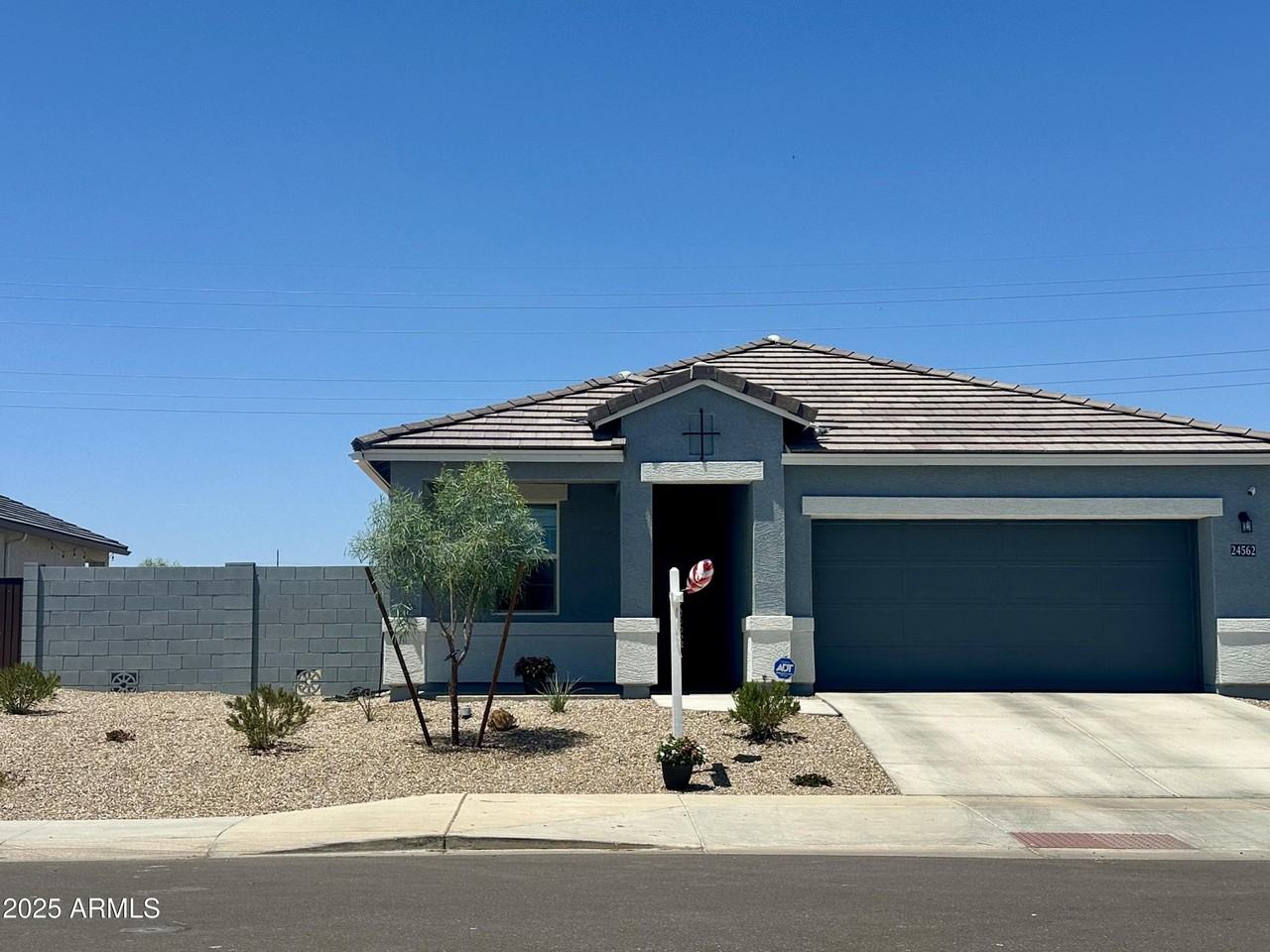 24562 W Raymond St - Photo 3 of 48