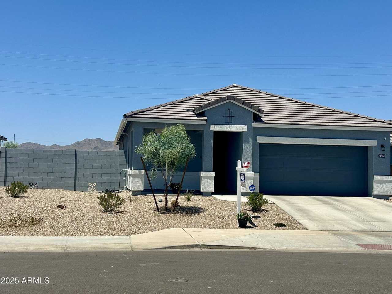 24562 W Raymond St - Photo 4 of 48