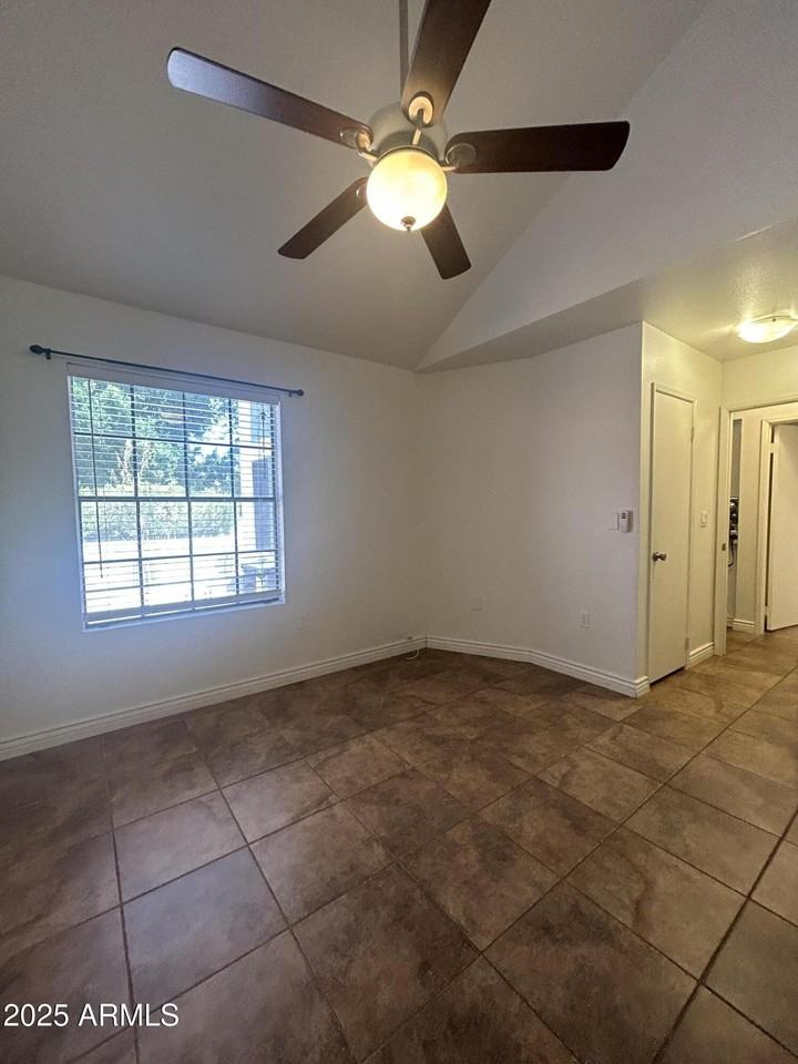 602 N May #65 - Photo 6 of 23