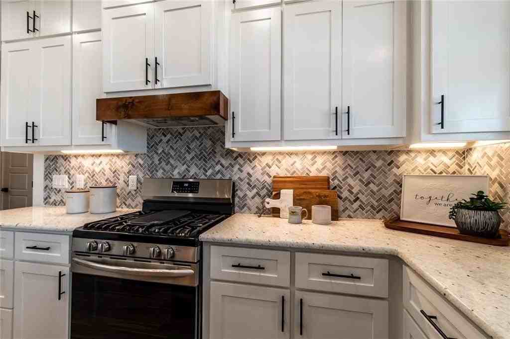 14514 W Chesapeake - Photo 4 of 36