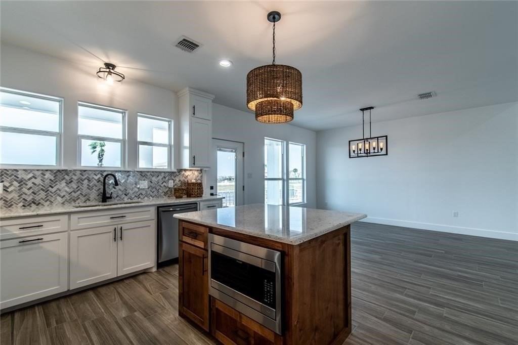 14514 W Chesapeake - Photo 5 of 36