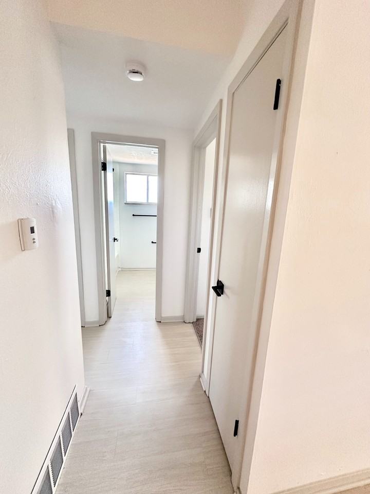 801 Prentice - Photo 3 of 25