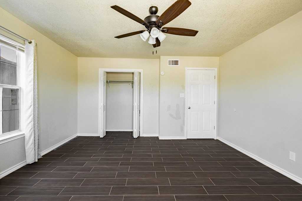 1385 Rivera Dr - Photo 4 of 11