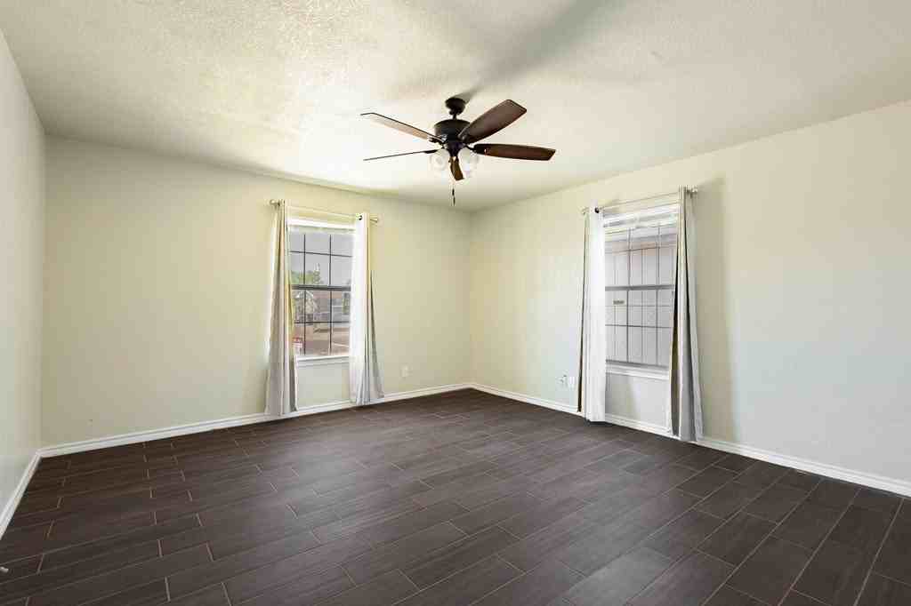 1385 Rivera Dr - Photo 5 of 11