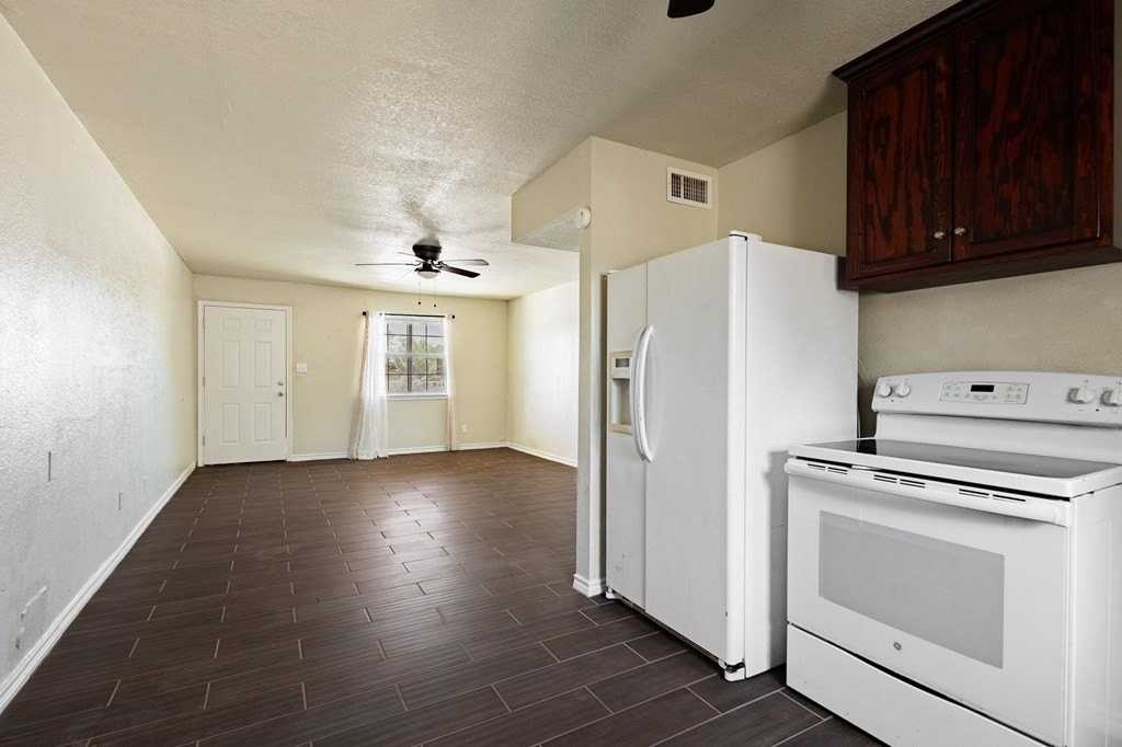 1385 Rivera Dr - Photo 6 of 11