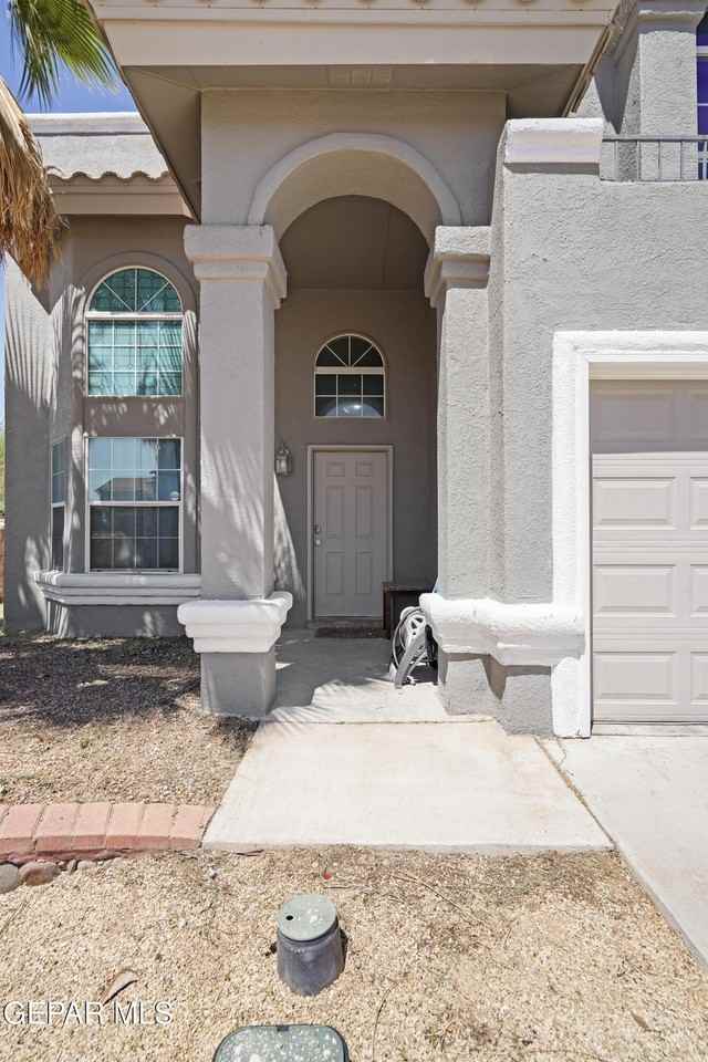 10799 Walden Pond St - Photo 4 of 33