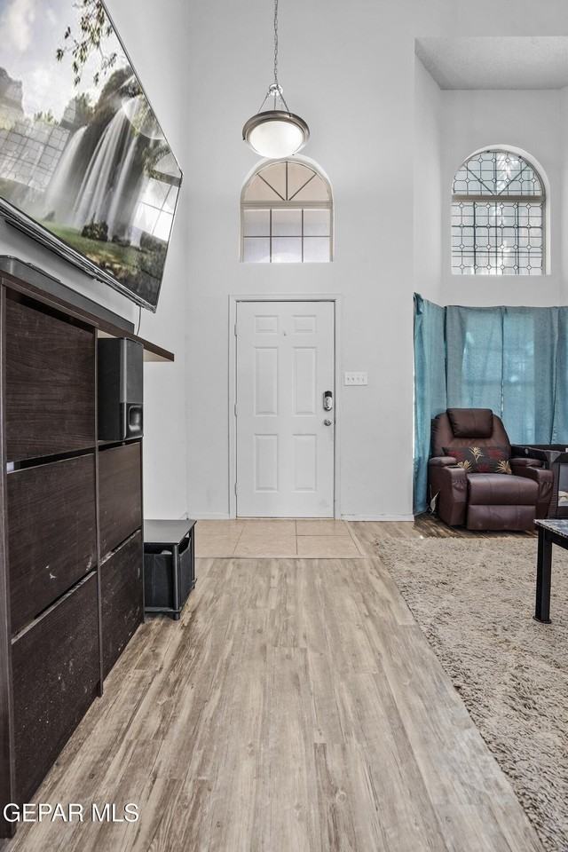 10799 Walden Pond St - Photo 5 of 33