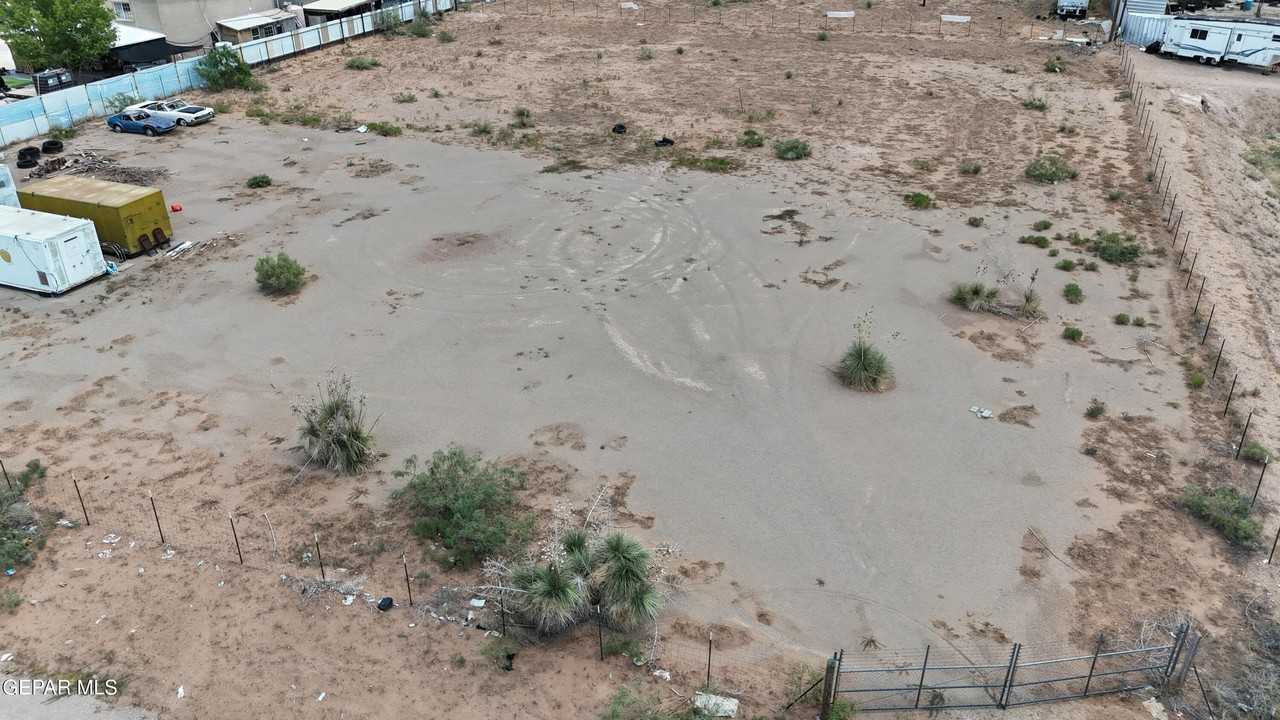 4248 Suwannee St - Photo 2 of 6