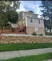 95 Thompson Ave #B - Photo 1 of 1