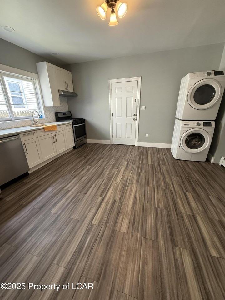 145 George Ave - Photo 6 of 12