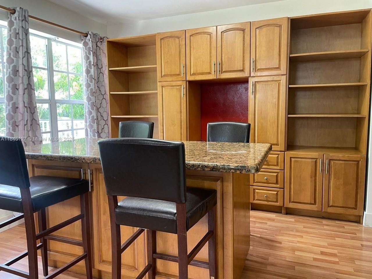 2835 Plunkett St #0 - Photo 4 of 36