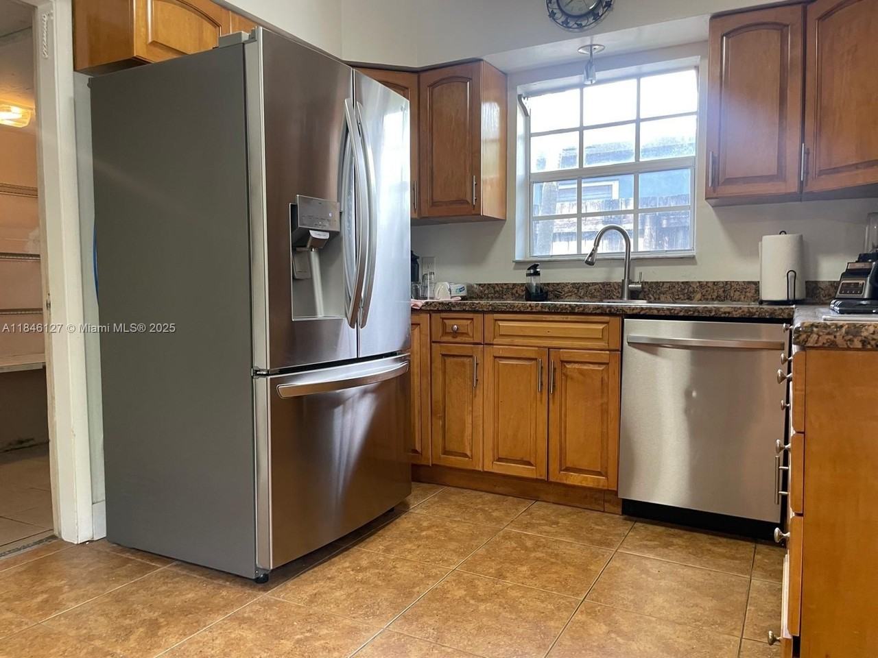 2835 Plunkett St #0 - Photo 6 of 36