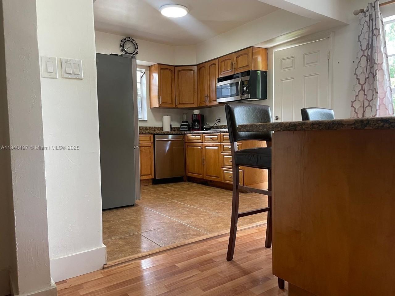 2835 Plunkett St #0 - Photo 7 of 36