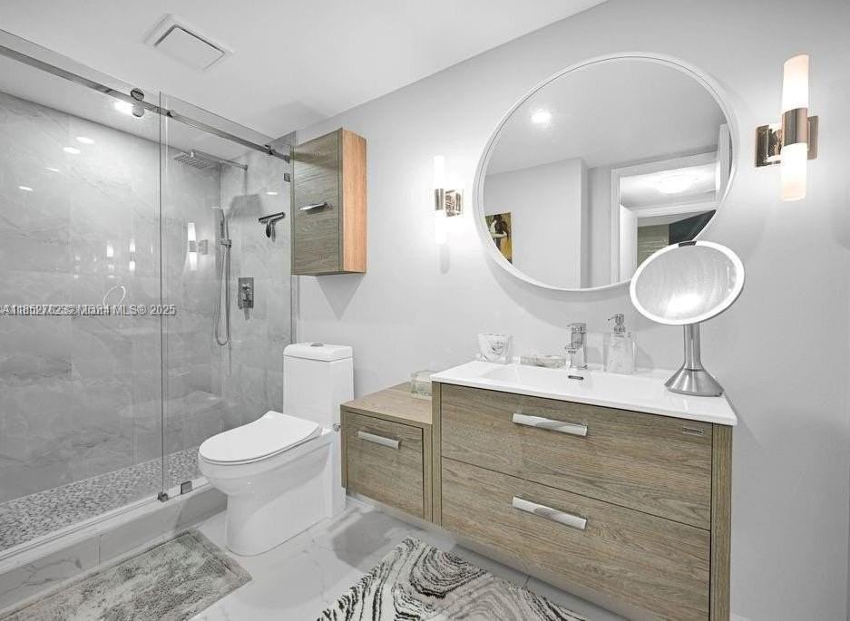 2851 Ne 183rd St #111E