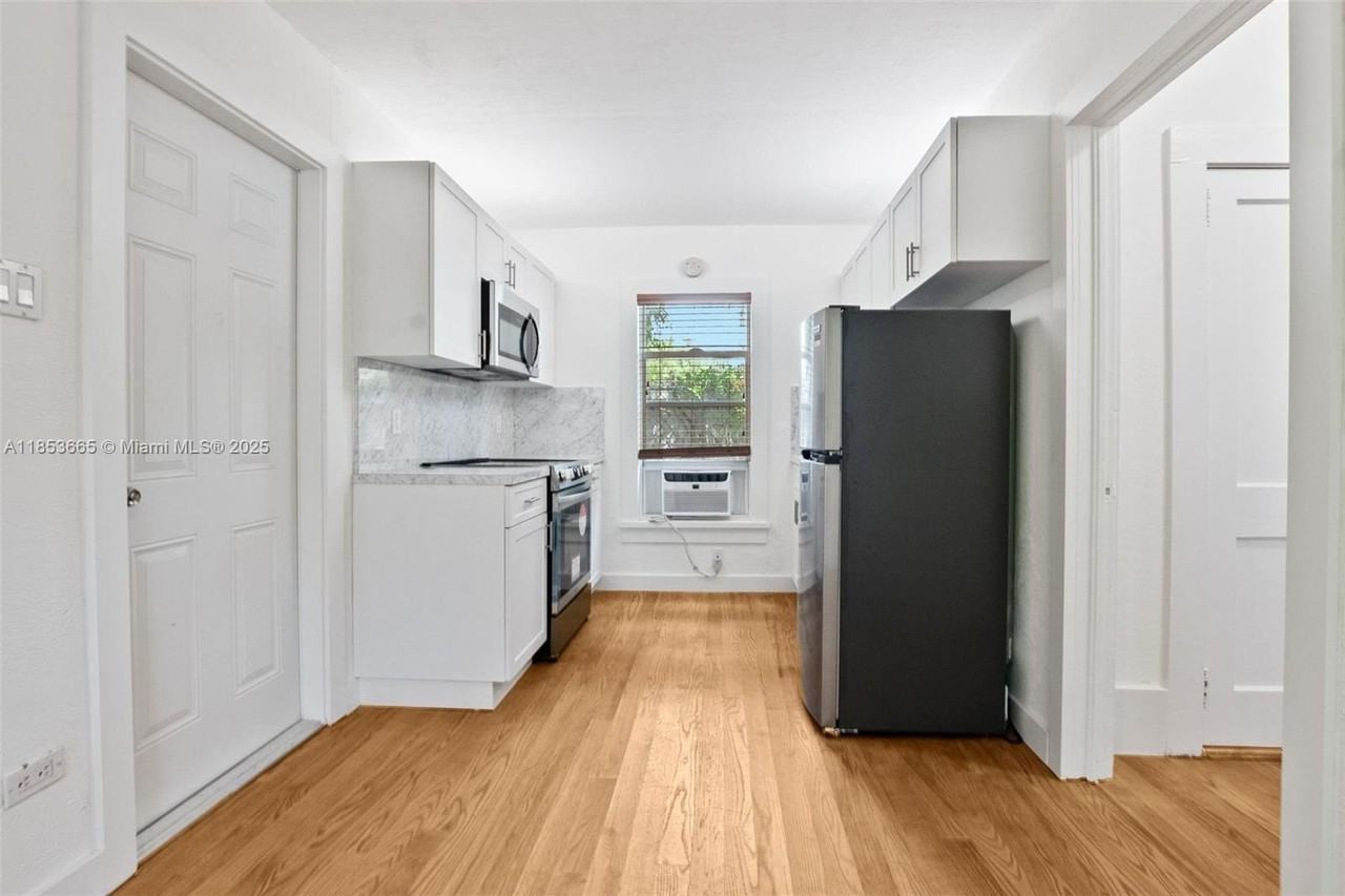 1721 Southwest 21st Terrace #1719 - Photo 4 of 25