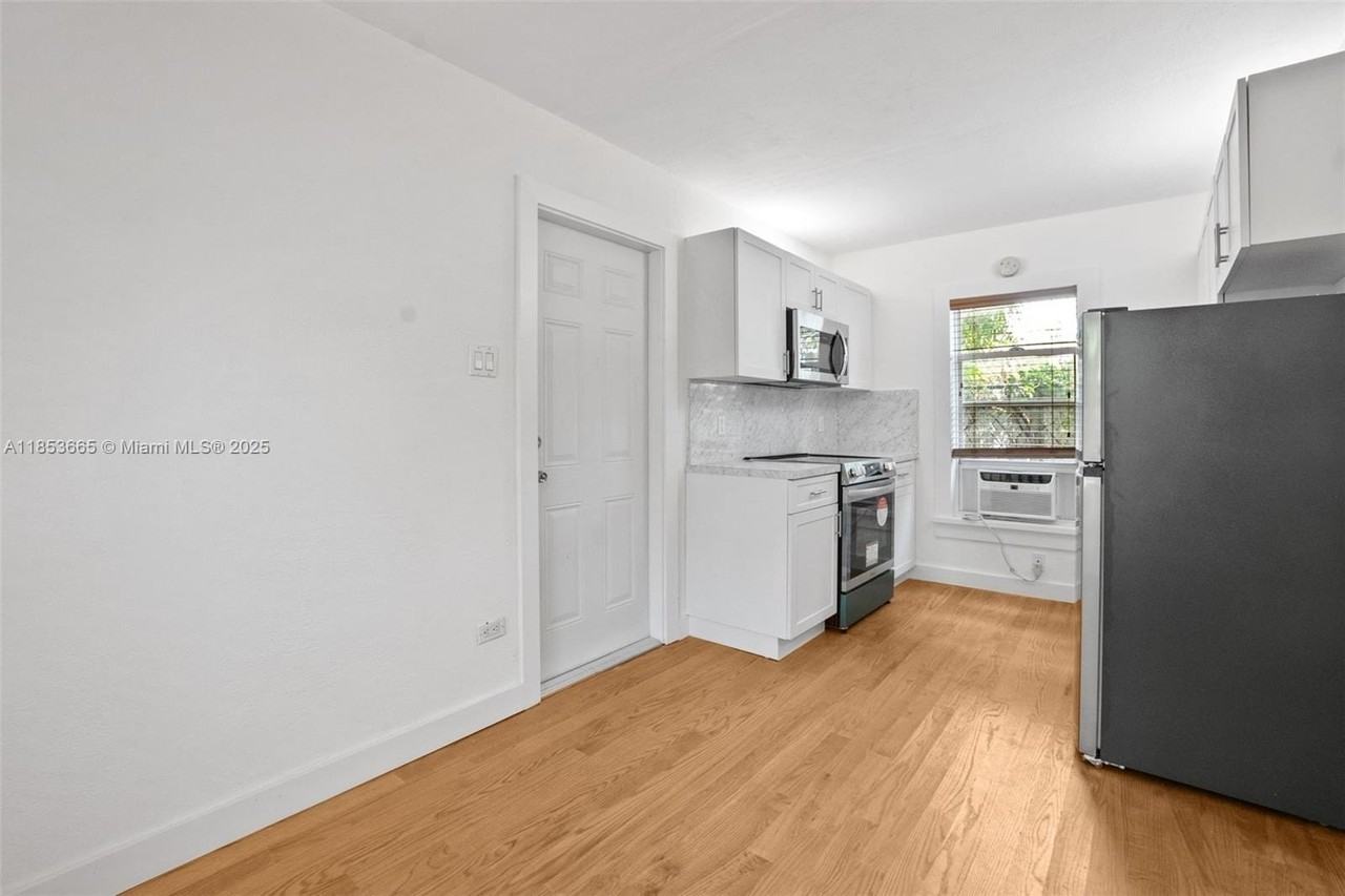 1721 Southwest 21st Terrace #1719 - Photo 6 of 25