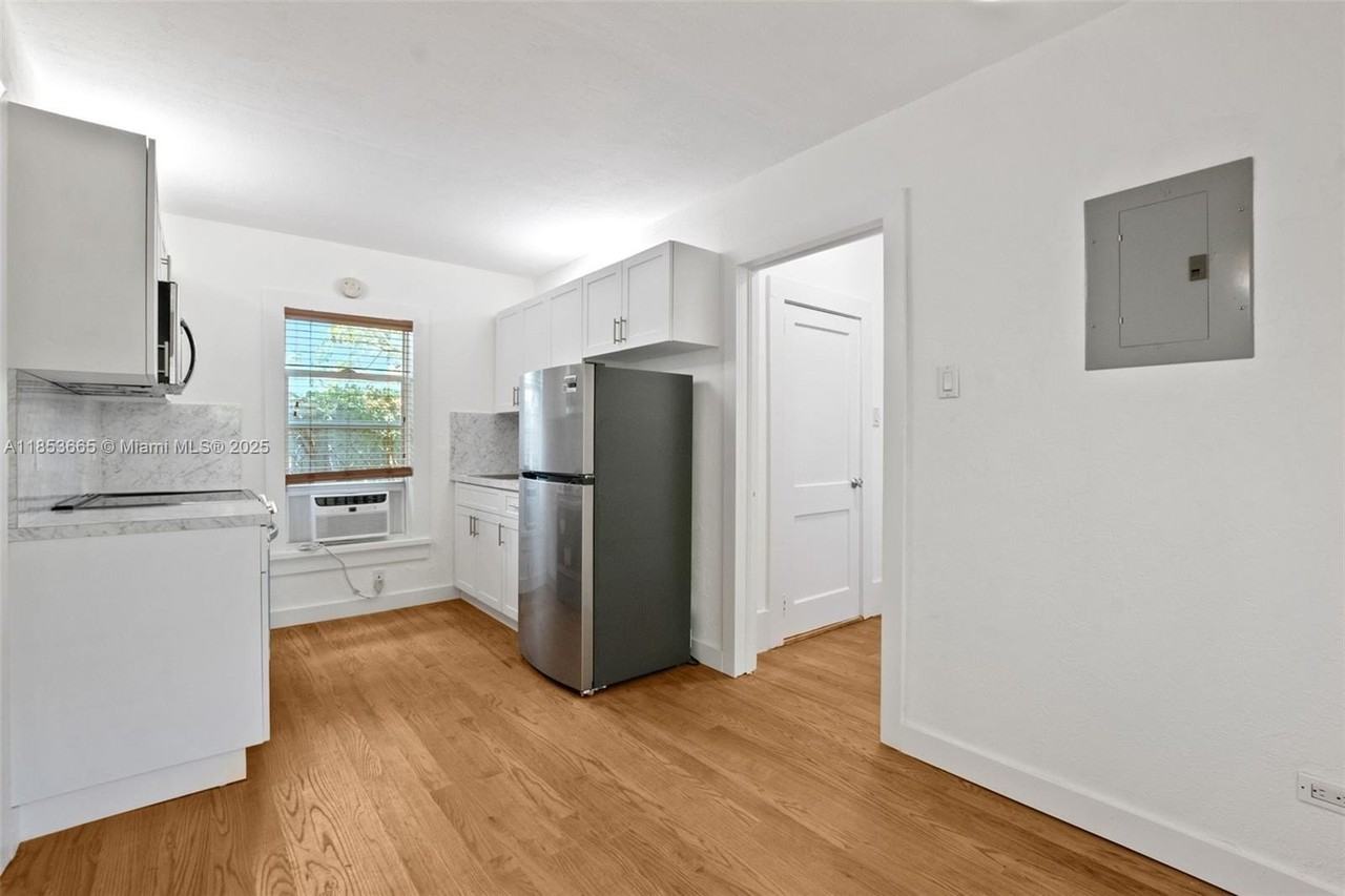 1721 Southwest 21st Terrace #1719 - Photo 7 of 25