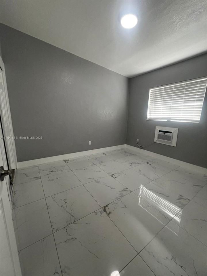 2090 Nw 31st St #2 - Photo 5 of 10