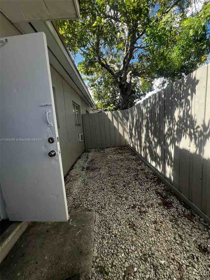 2081 Nw 30th St #3 - Photo 4 of 10