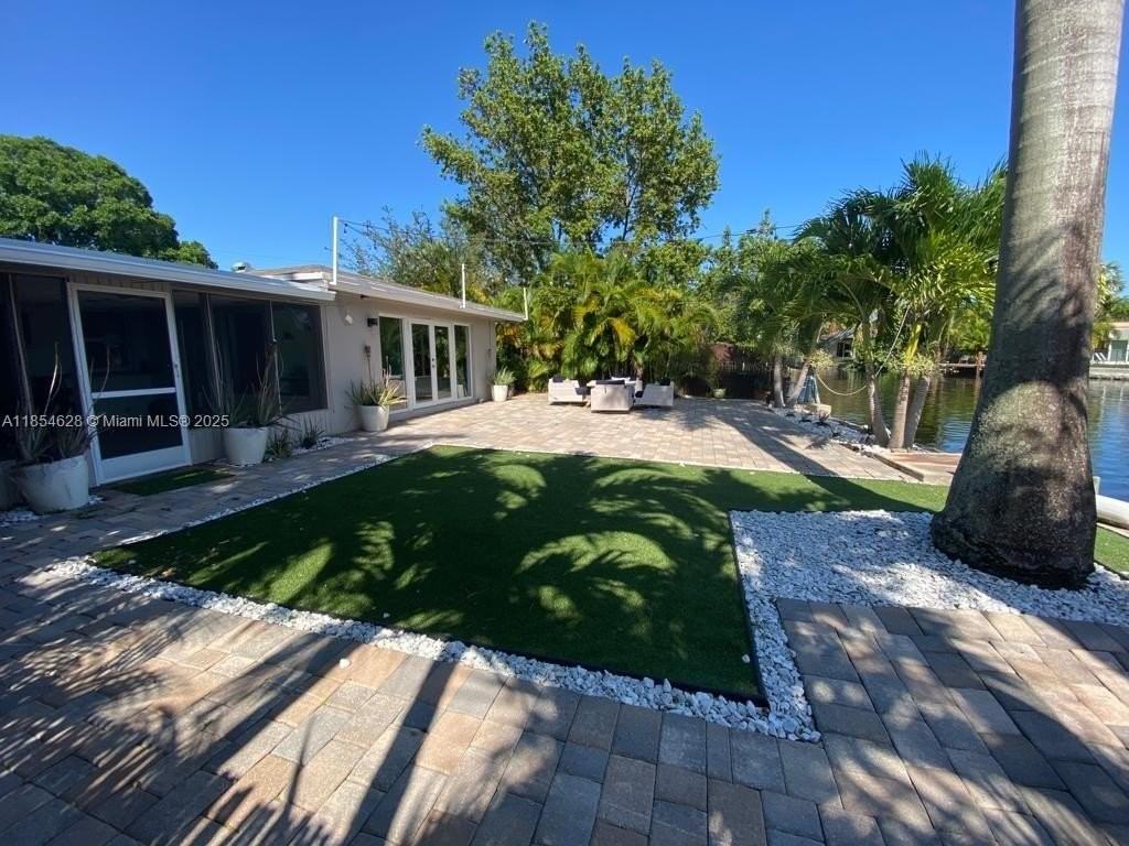 1350 Ne 30th St #0 - Photo 5 of 21