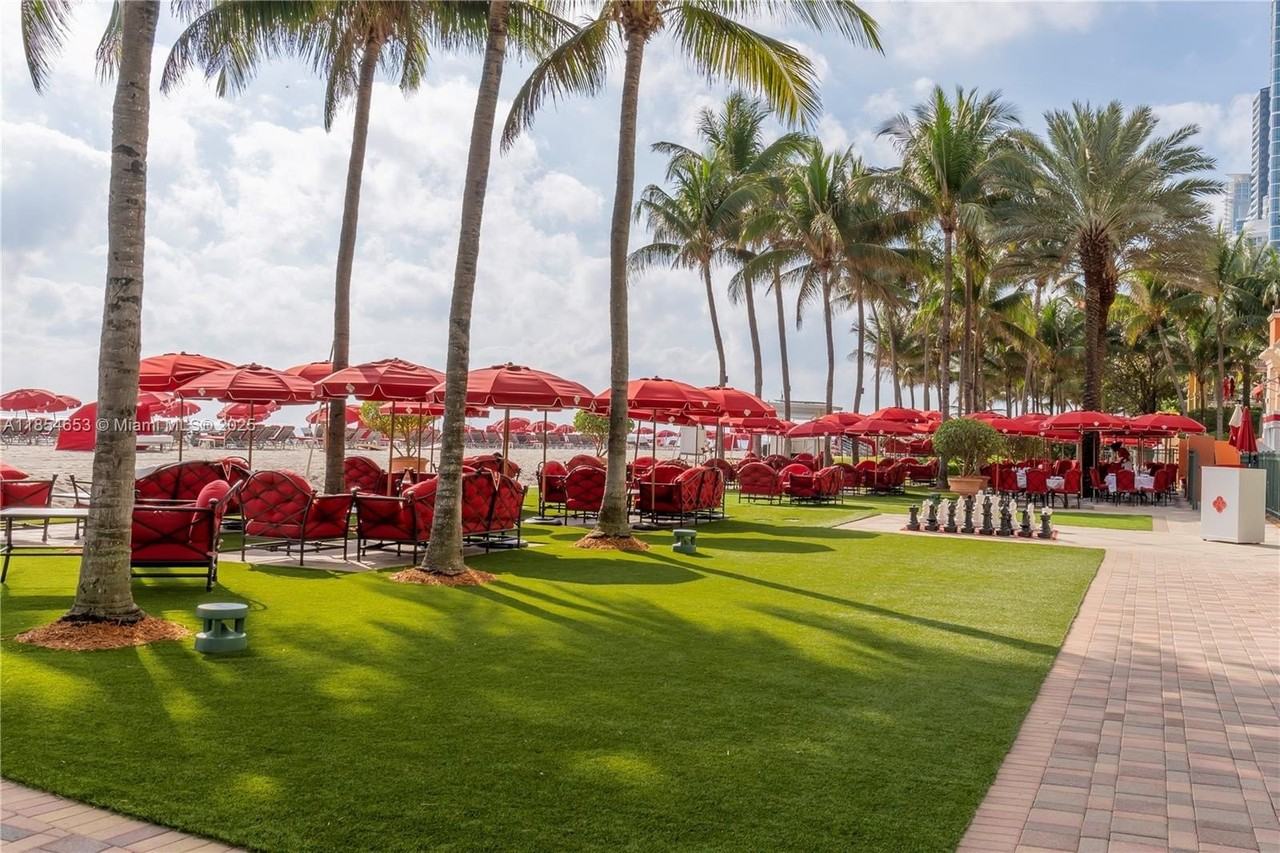 17875 Collins Ave #705 - Photo 3 of 44