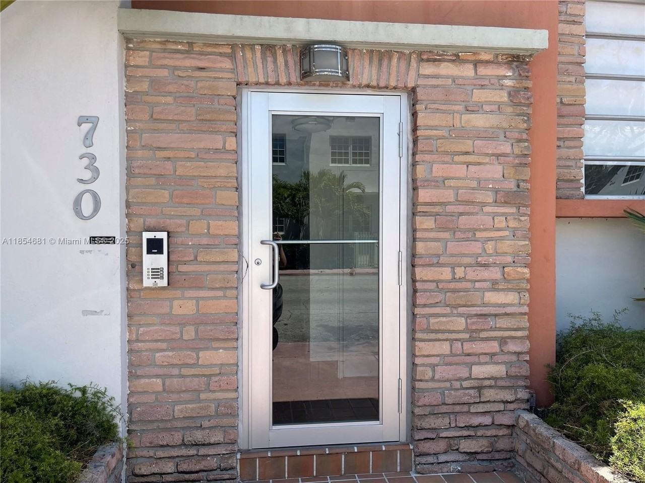 730 12th St #10 - Photo 3 of 12