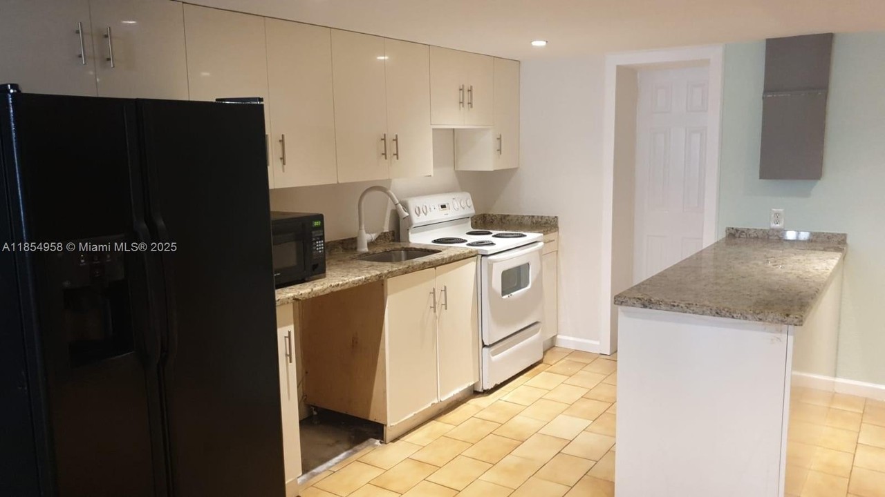 13210 Northeast 3rd Avenue #R