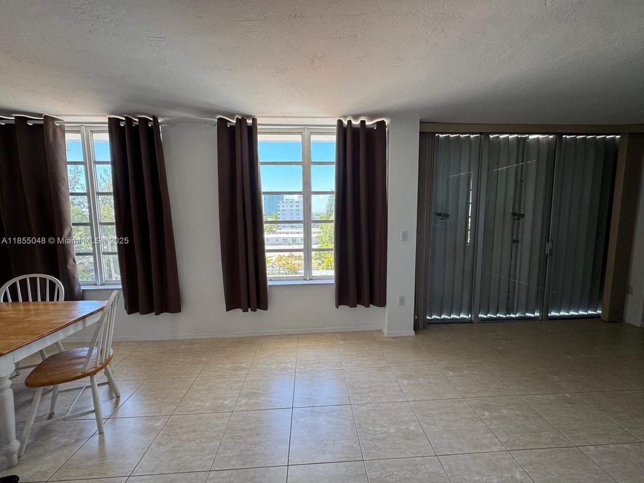 7800 Carlyle Ave #6C - Photo 3 of 49