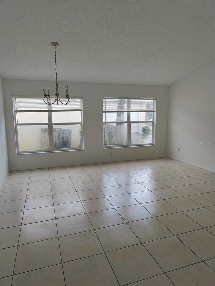 844 Bloomingdale Drive - Photo 6 of 11