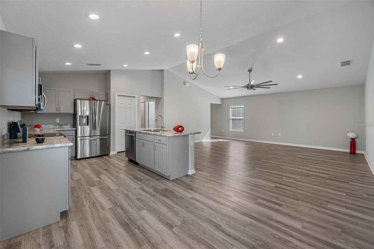 378 Pentas Ln - Photo 4 of 32