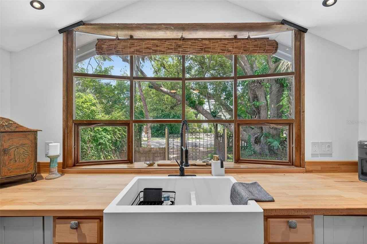 5416 Delette Ave S - Photo 3 of 40