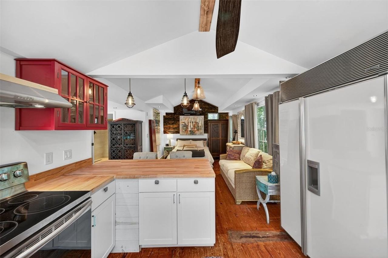 5416 Delette Ave S - Photo 7 of 40