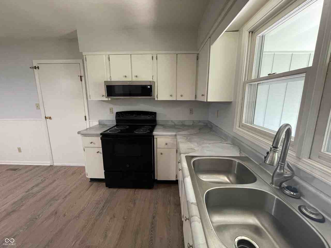 1224 Richfield Ln - Photo 4 of 24