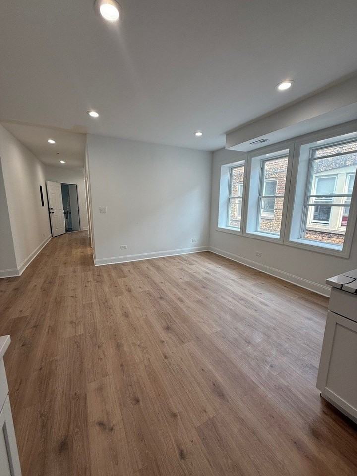 7841 S Essex Ave #2N - Photo 5 of 11