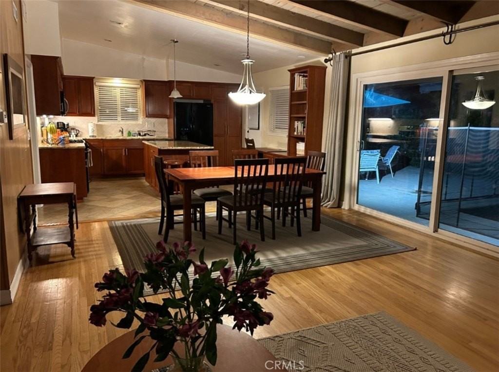 5835 Babbitt Ave - Photo 4 of 23