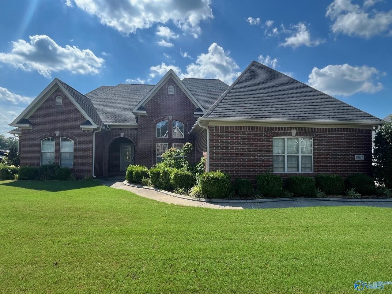 1907 Weatherly Cir Sw